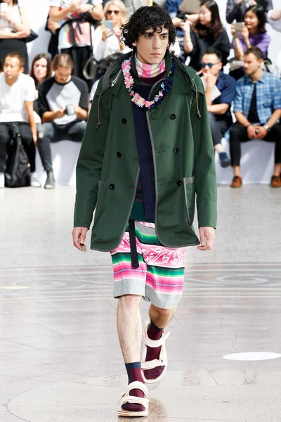 Look 10